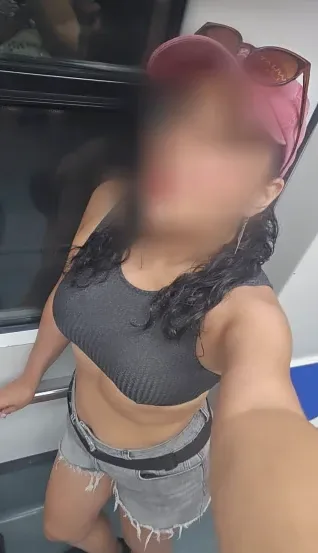 Alexandra, 37 anni